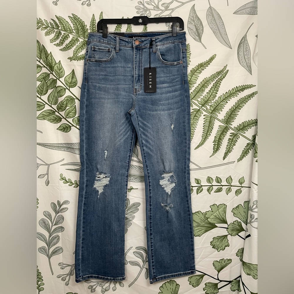 HW Distressed Straight Leg
